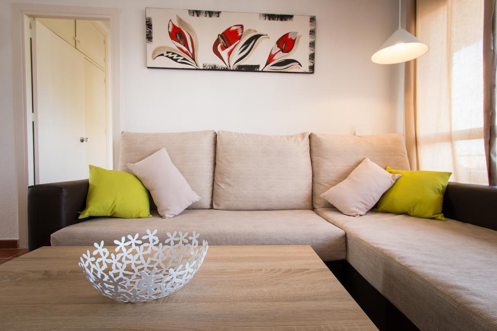 Apartment Holidays2torremolinos De 3 Con Terraza Y Piscina Comunitaria Torremolinos
