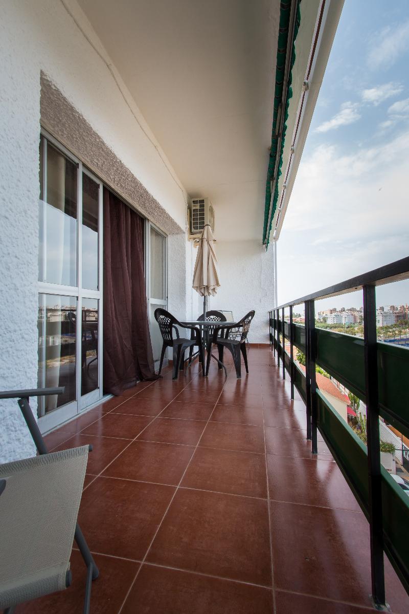 Holidays2torremolinos De 3 Con Terraza Y Piscina Comunitaria Apartment