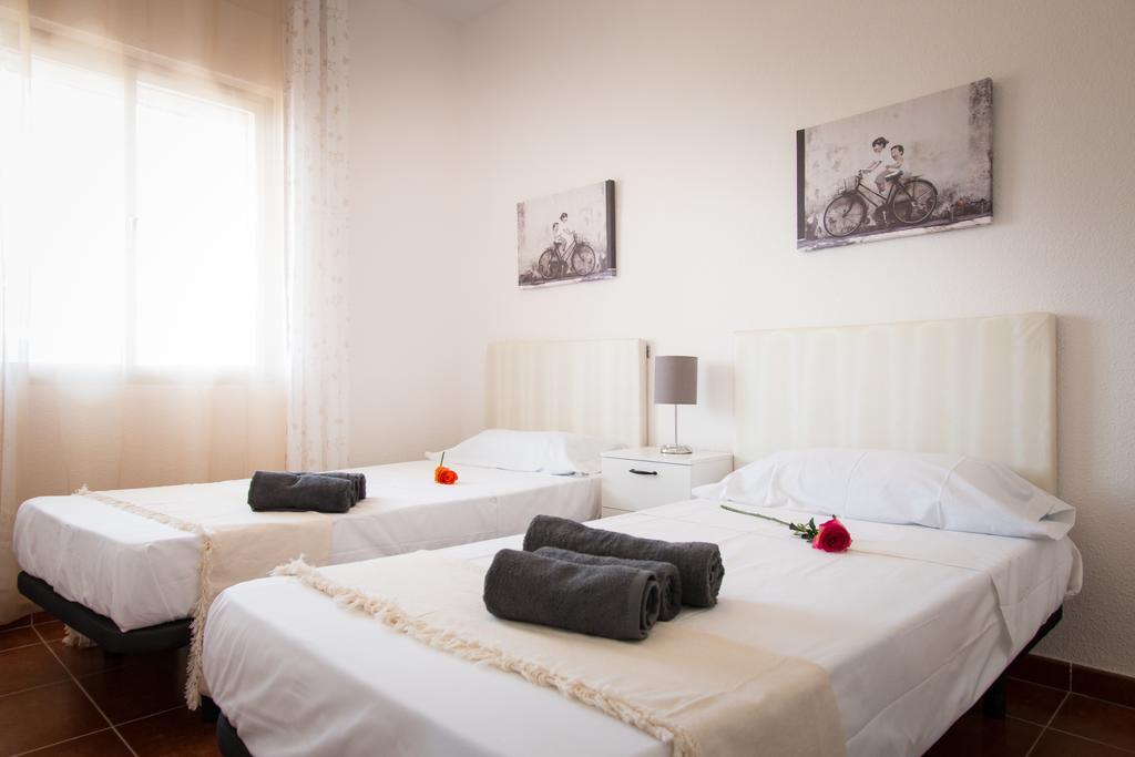 Appartamento Holidays2torremolinos De 3 Con Terraza Y Piscina Comunitaria